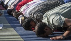 Muslim-Prayer-thumb2.jpg