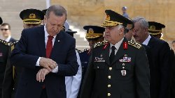 2745 والسلطات العسكريين Turkey-Erdogan-Military-e1375548242703-thumb2.jpg