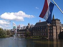   220px-Den_Haag_Binnenhof.jpg?itok=r1-by0Cq